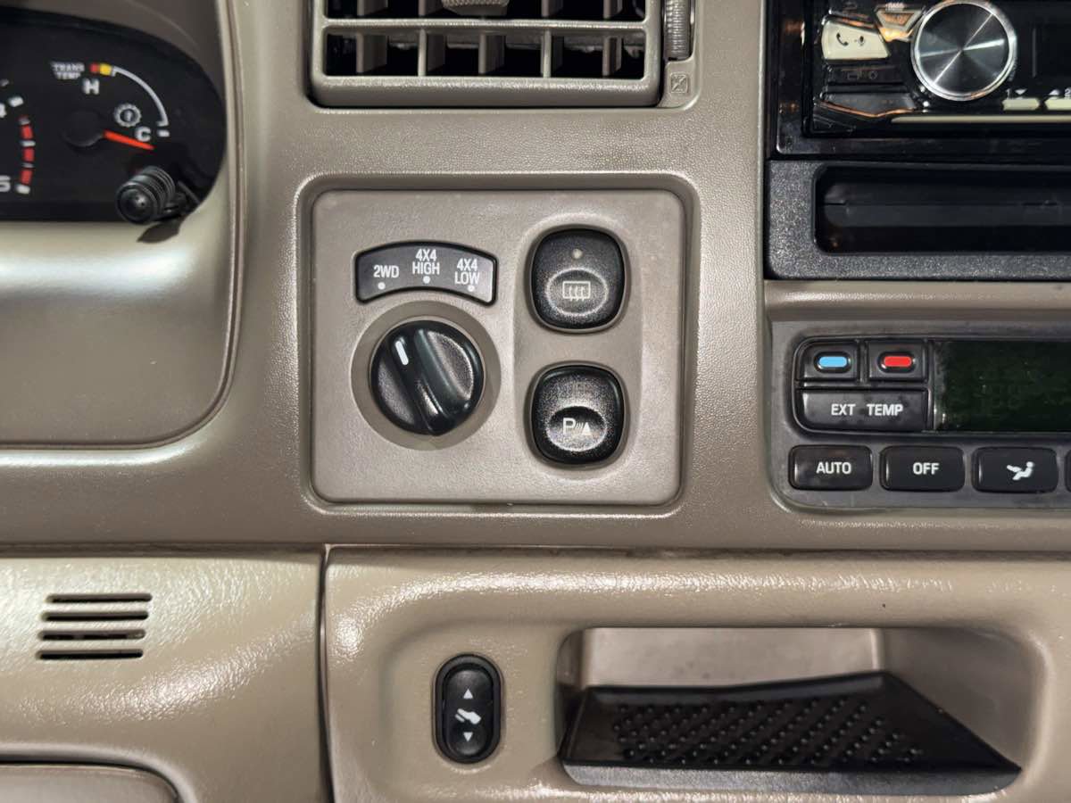 Used 2004 Ford Excursion Eddie Bauer image 18