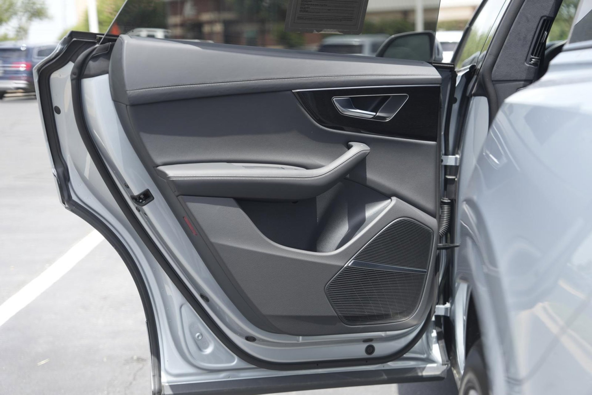 Certified 2025 Audi Q8 Prestige w/ Prestige Package image 30