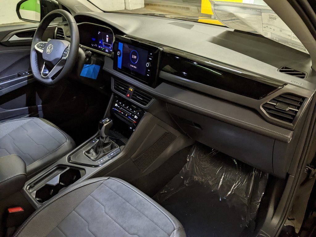 New 2026 Volkswagen Taos SE FWD image 21