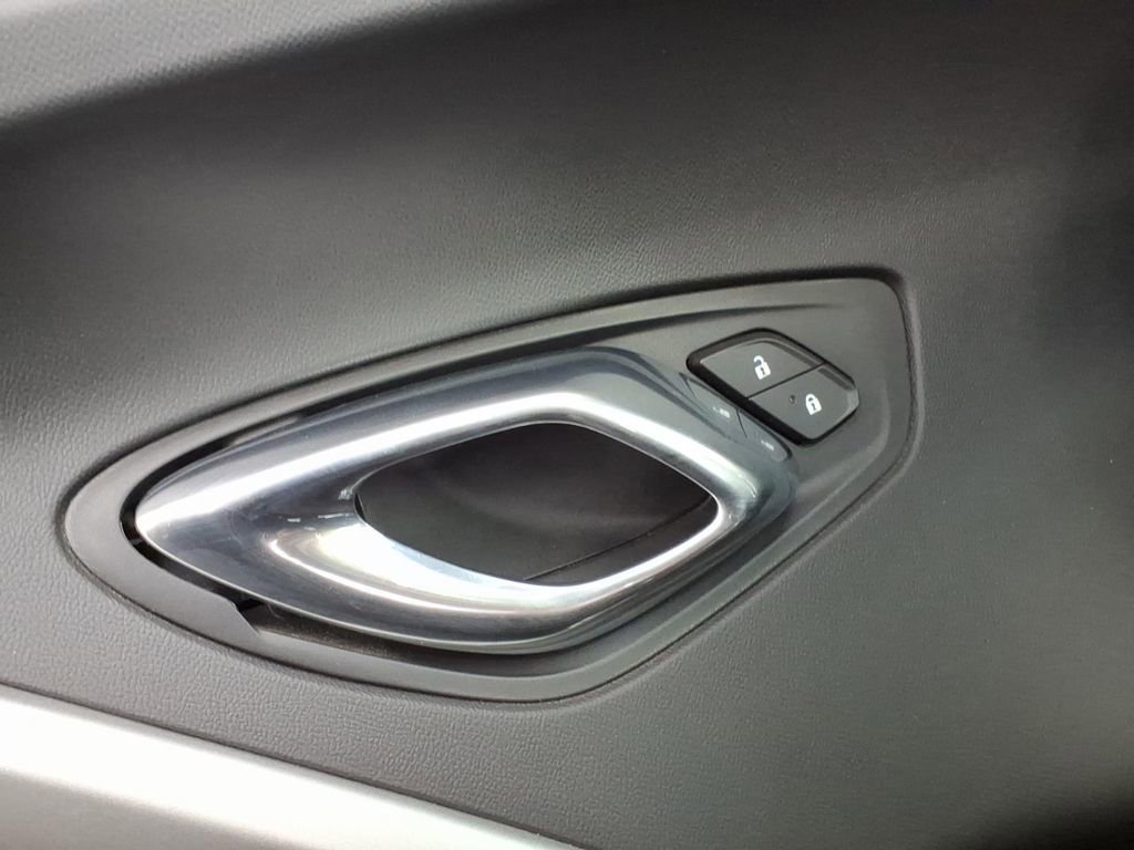 Used 2017 Chevrolet Camaro SS image 17