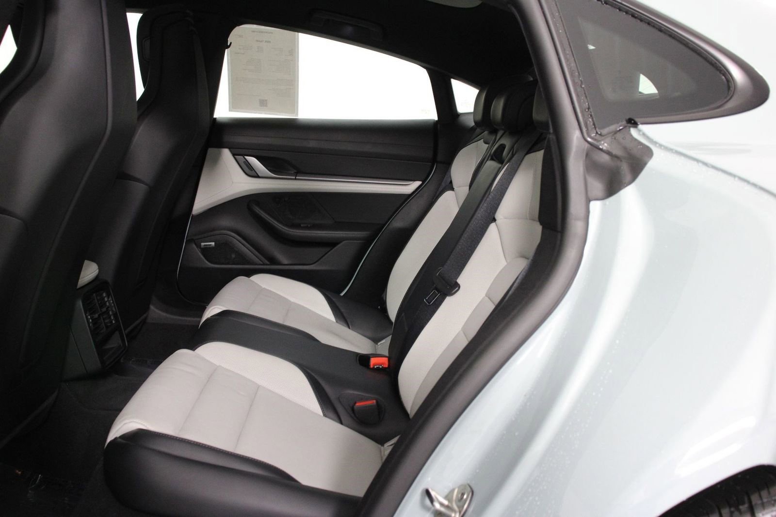 Certified 2025 Porsche Taycan image 31