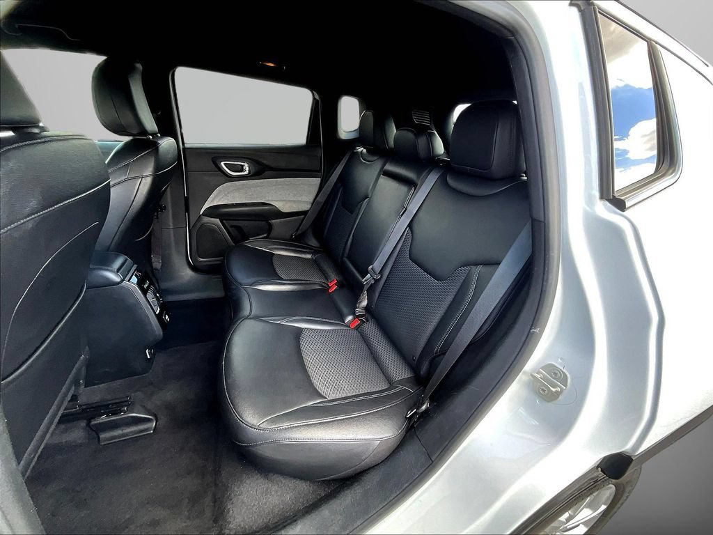 Used 2024 Jeep Compass Latitude AWD/4WD image 20