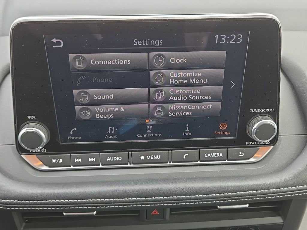 Used 2024 Nissan Rogue SV image 24