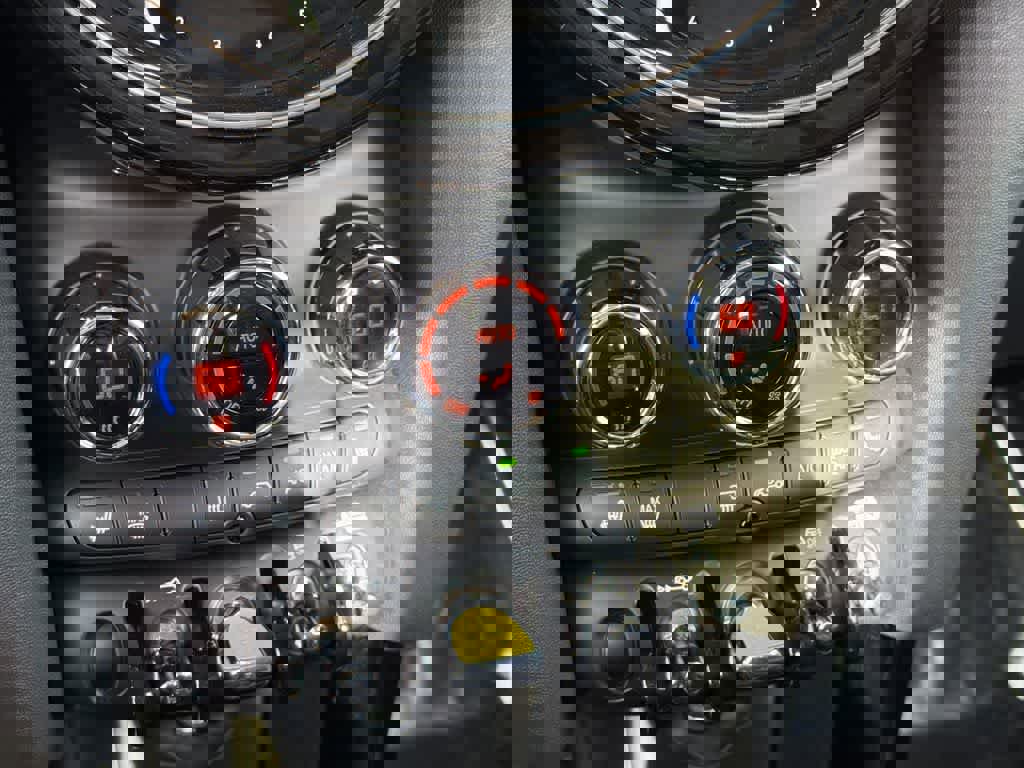 Used 2023 MINI Cooper SE image 16