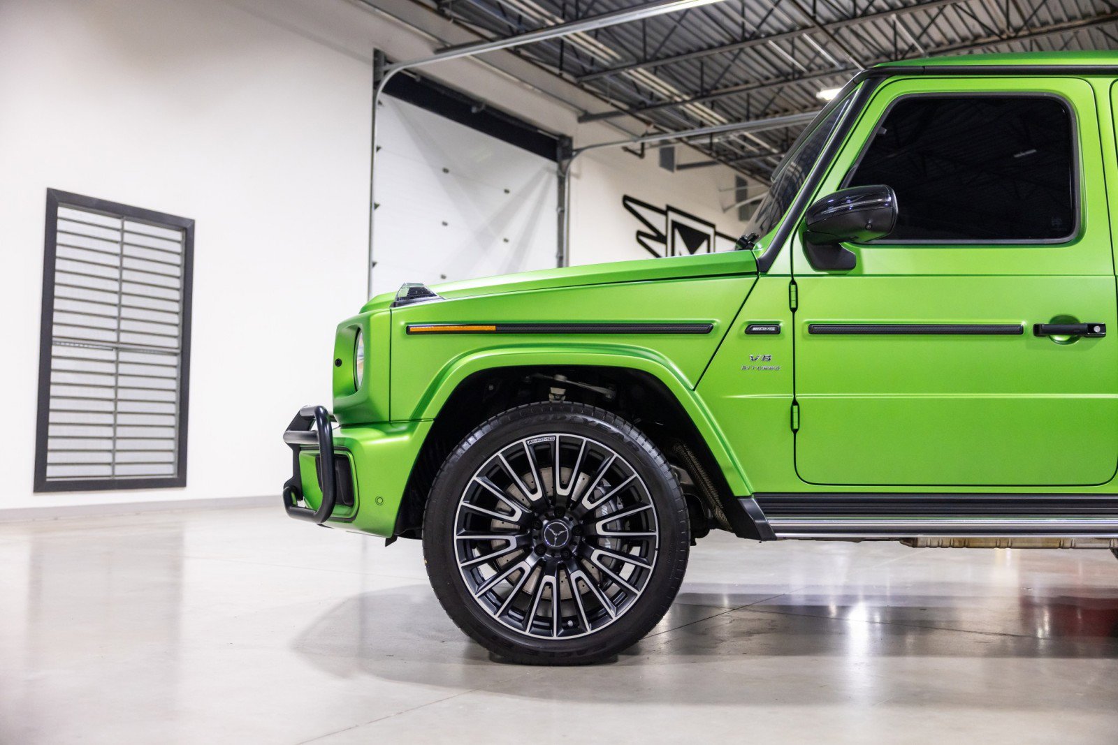 Used 2025 Mercedes-Benz G 63 AMG 4MATIC w/ AMG Carbon Fiber Package image 18