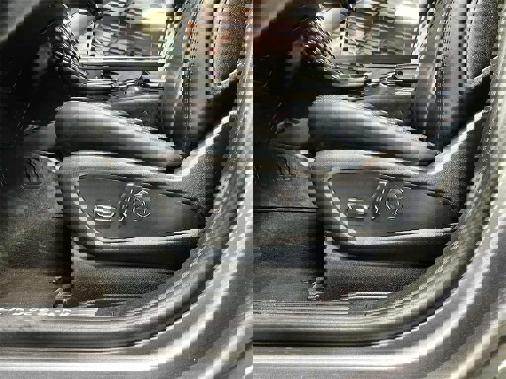 Used 2021 Lincoln Nautilus Reserve image 12