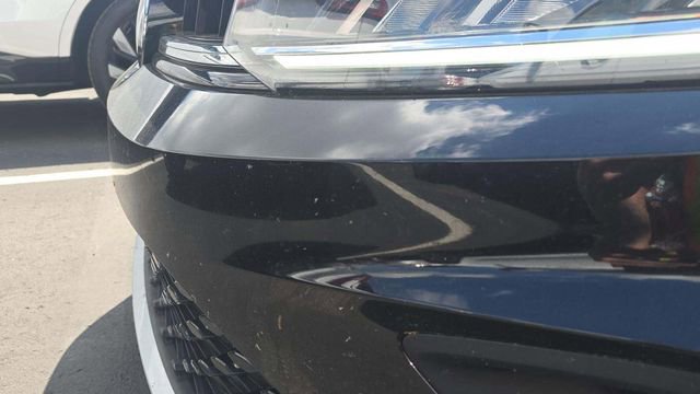 Used 2025 Volkswagen Jetta SE FWD image 28