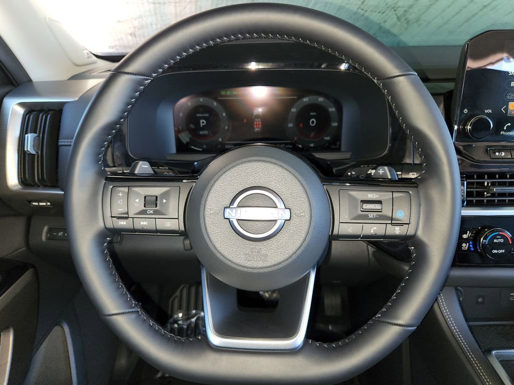 Used 2025 Nissan Pathfinder Platinum w/ Cargo Package image 26