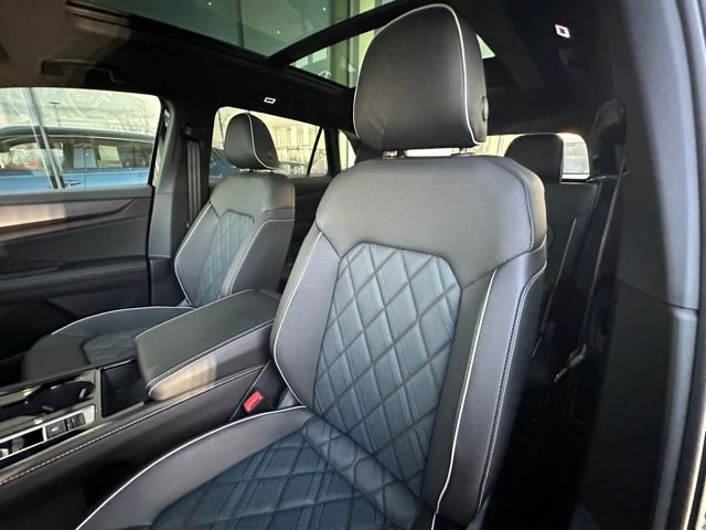New 2026 Volkswagen Atlas Cross Sport SEL Premium R-Line image 29