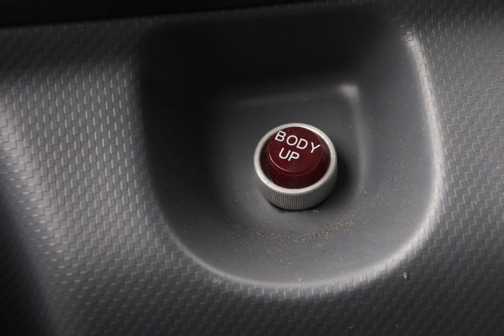 Used 2020 Isuzu NPR image 31