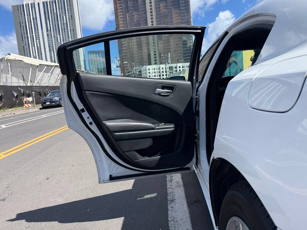 Used 2022 Dodge Charger SXT w/ Leather Interior Group RWD image 13