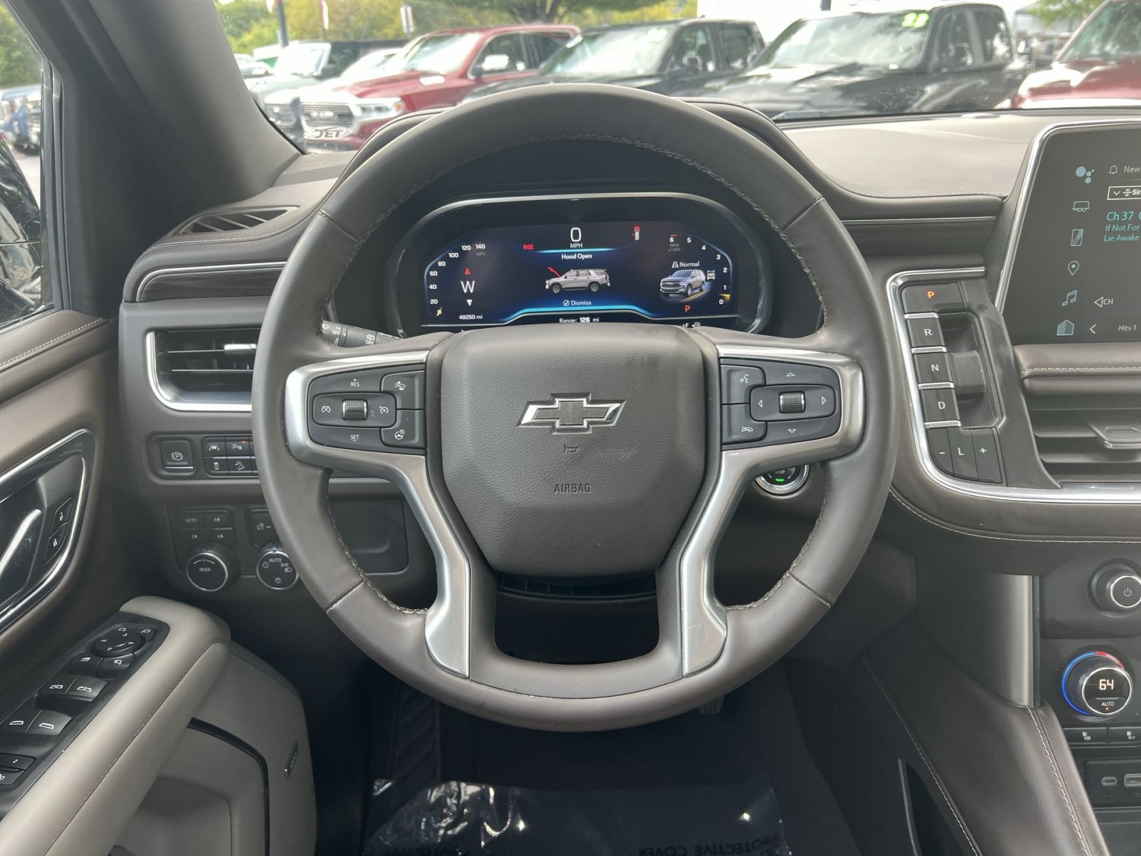 Used 2023 Chevrolet Tahoe Z71 w/ Luxury Package AWD/4WD image 16
