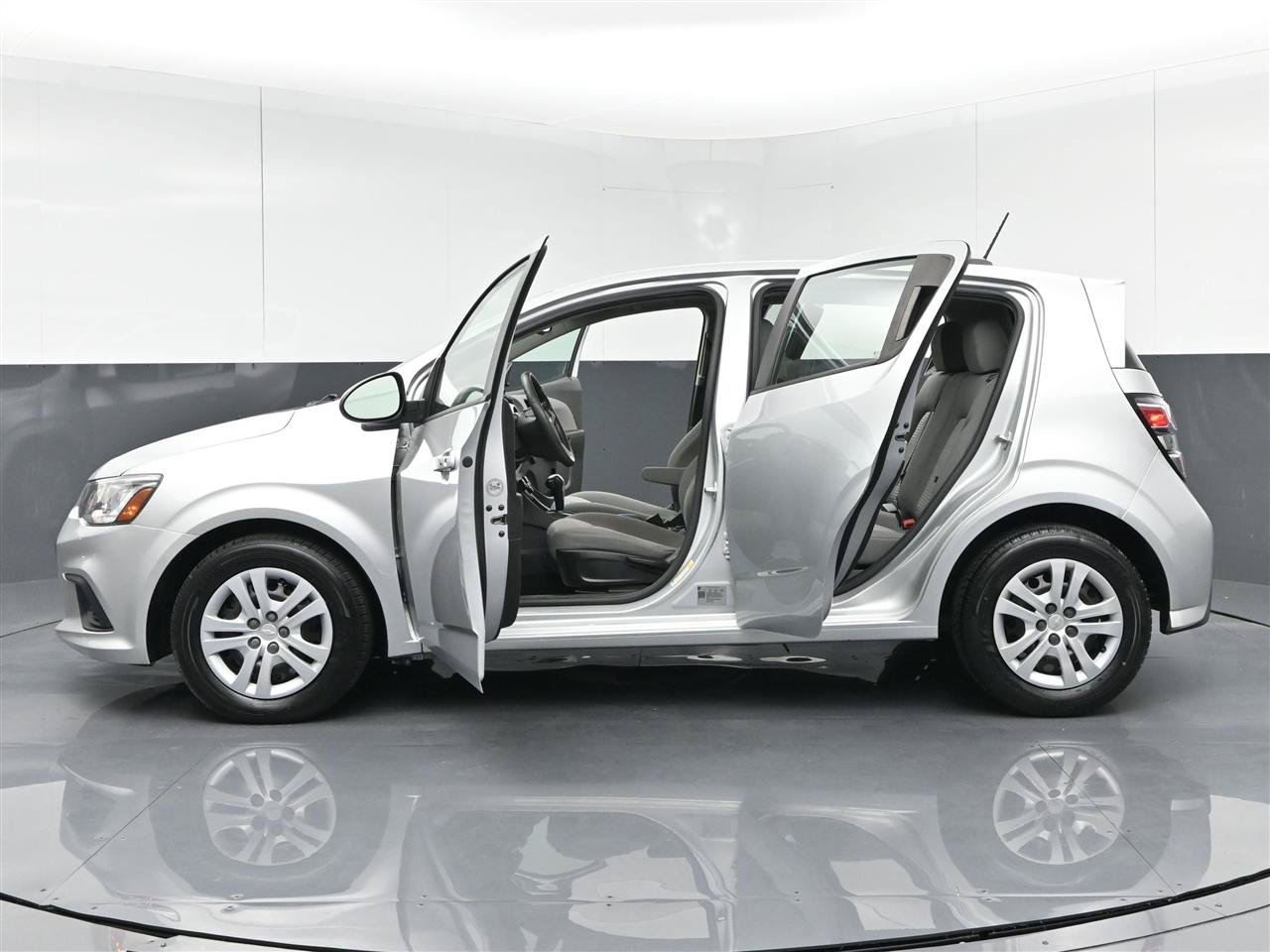 Used 2020 Chevrolet Sonic LT FWD image 40