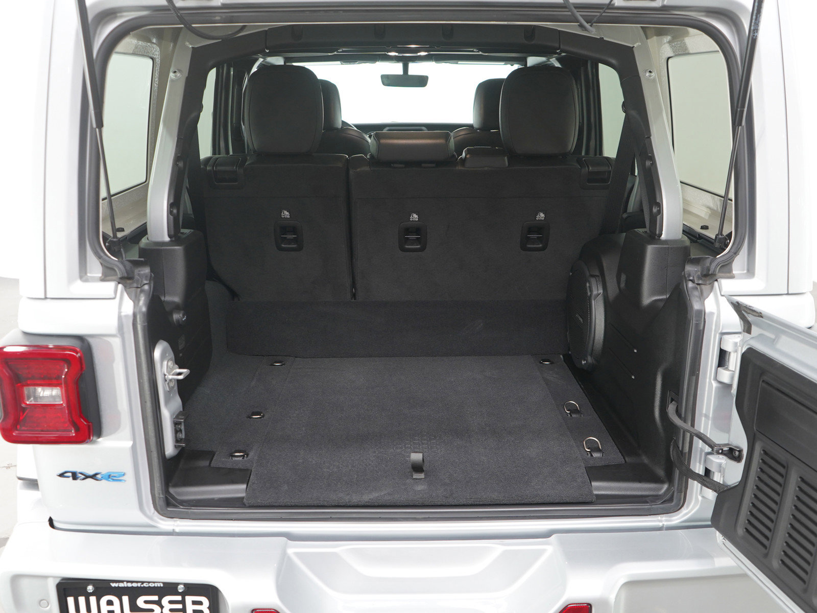 Used 2022 Jeep Wrangler Unlimited Sahara image 17