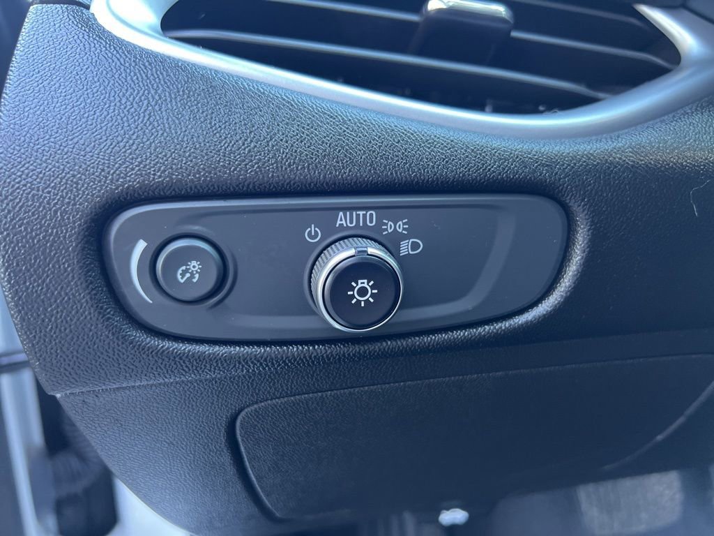 Used 2023 Chevrolet Malibu LS image 23