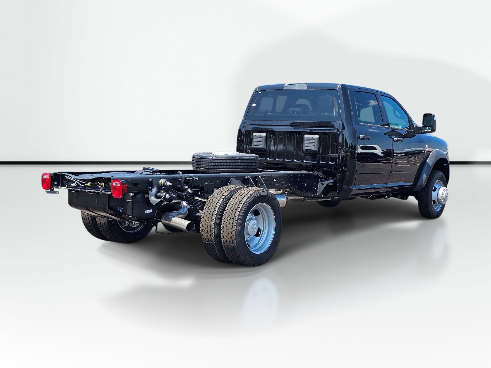 New 2027 RAM 4500 Tradesman w/ Chrome Appearance Group AWD/4WD image 10