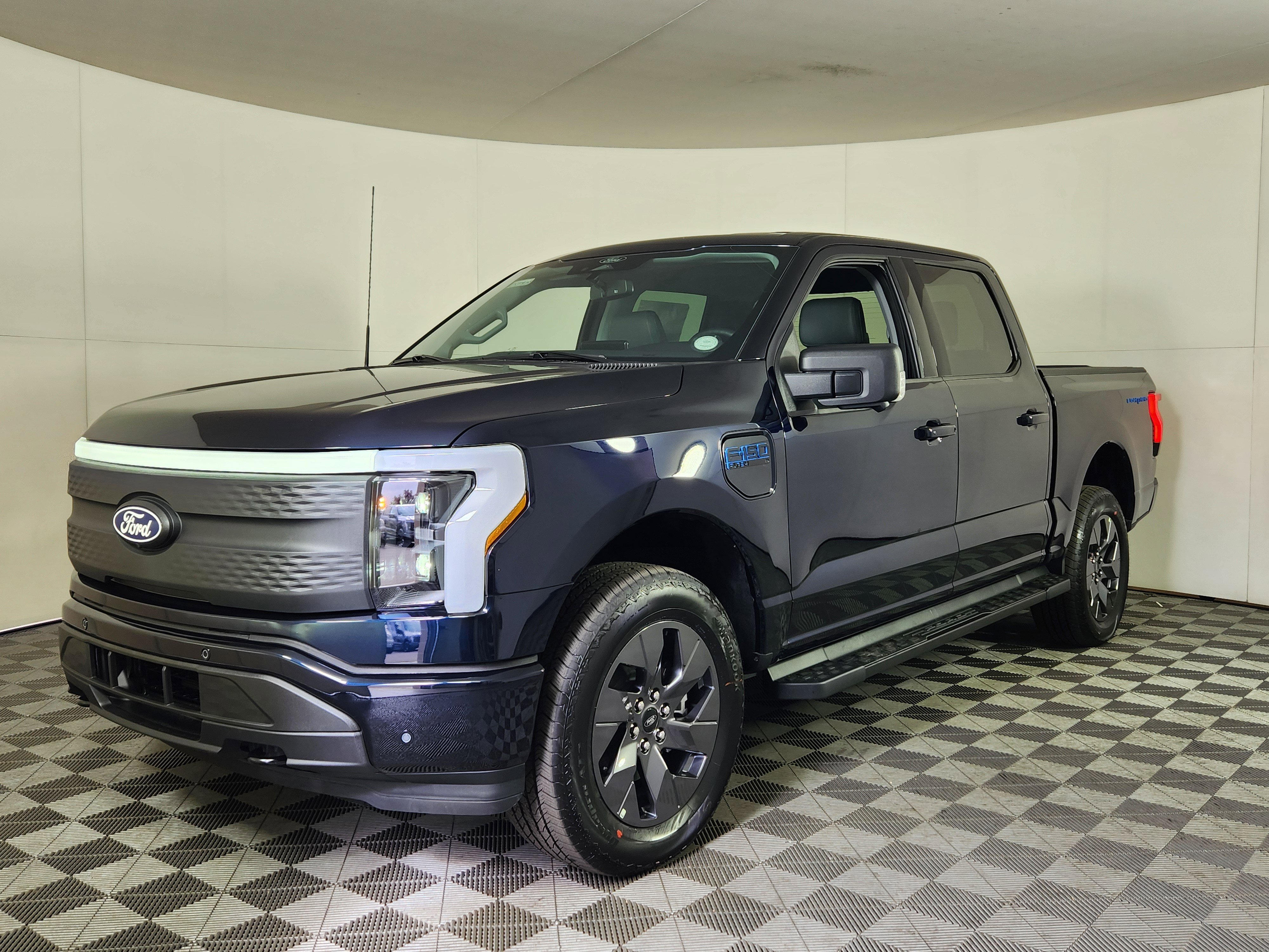 New 2025 Ford F150 Lightning Flash image 3