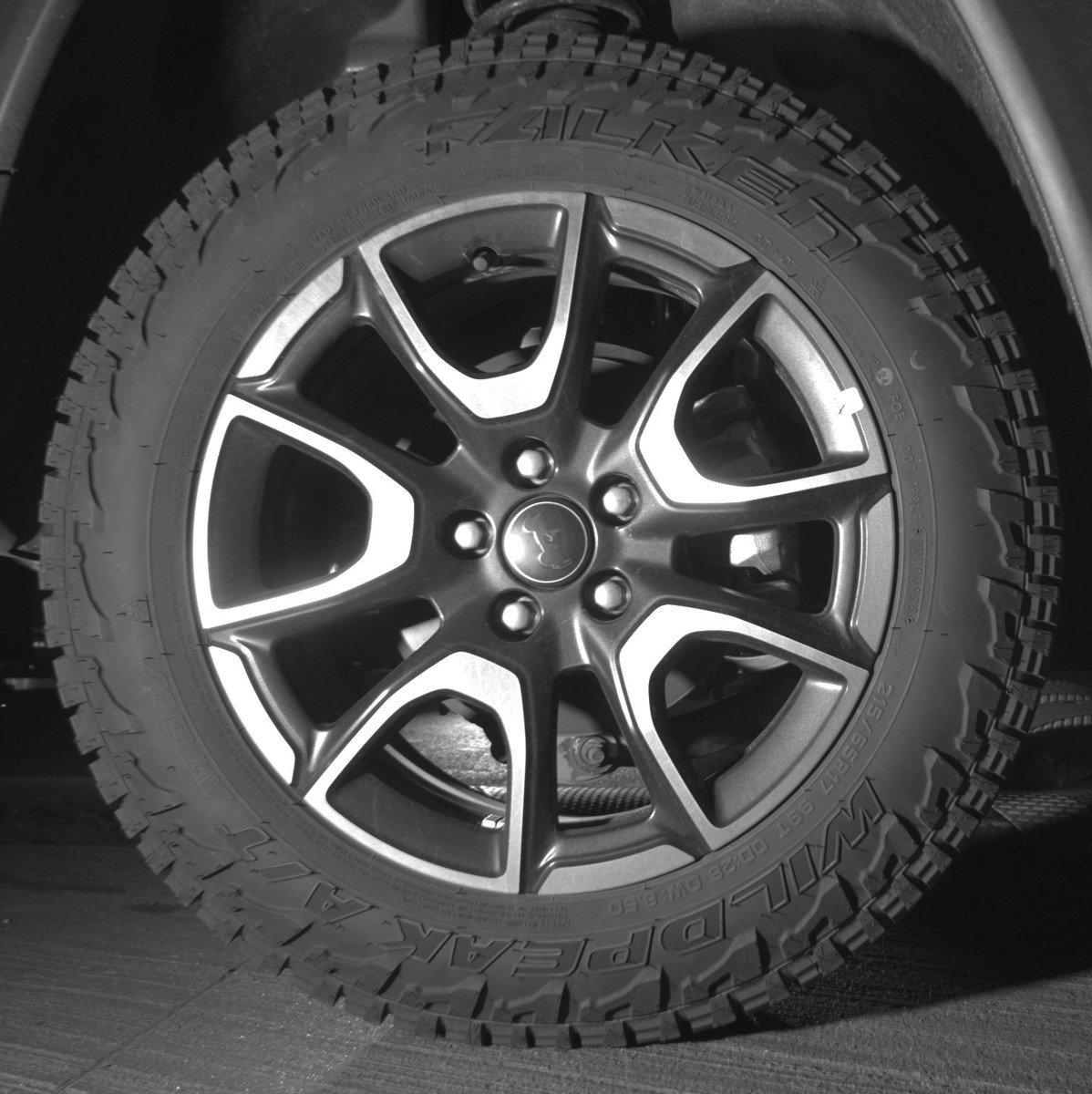Used 2025 Jeep Compass Trailhawk AWD/4WD image 15
