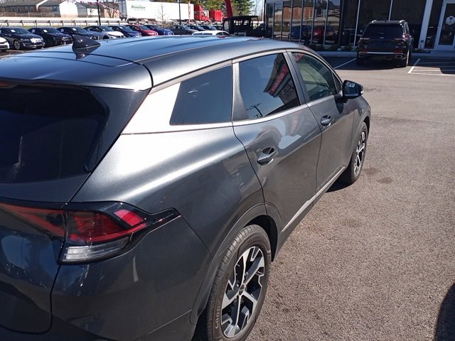 Used 2025 Kia Sportage EX image 11