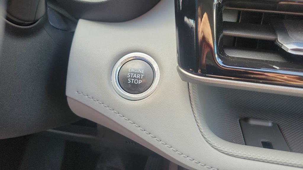 Certified 2021 Toyota Highlander Limited FWD image 23