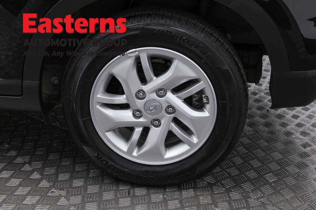 Used 2025 Hyundai Venue SE image 33