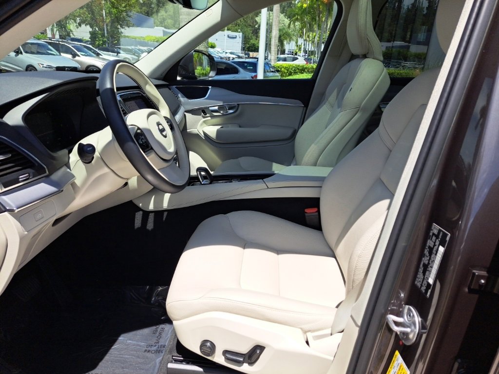 Used 2023 Volvo XC90 B5 Core w/ Protection Package Premier image 14