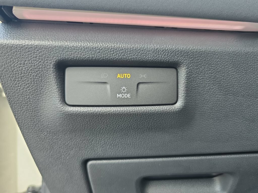 New 2026 Volkswagen Tiguan SE R-Line AWD/4WD image 21