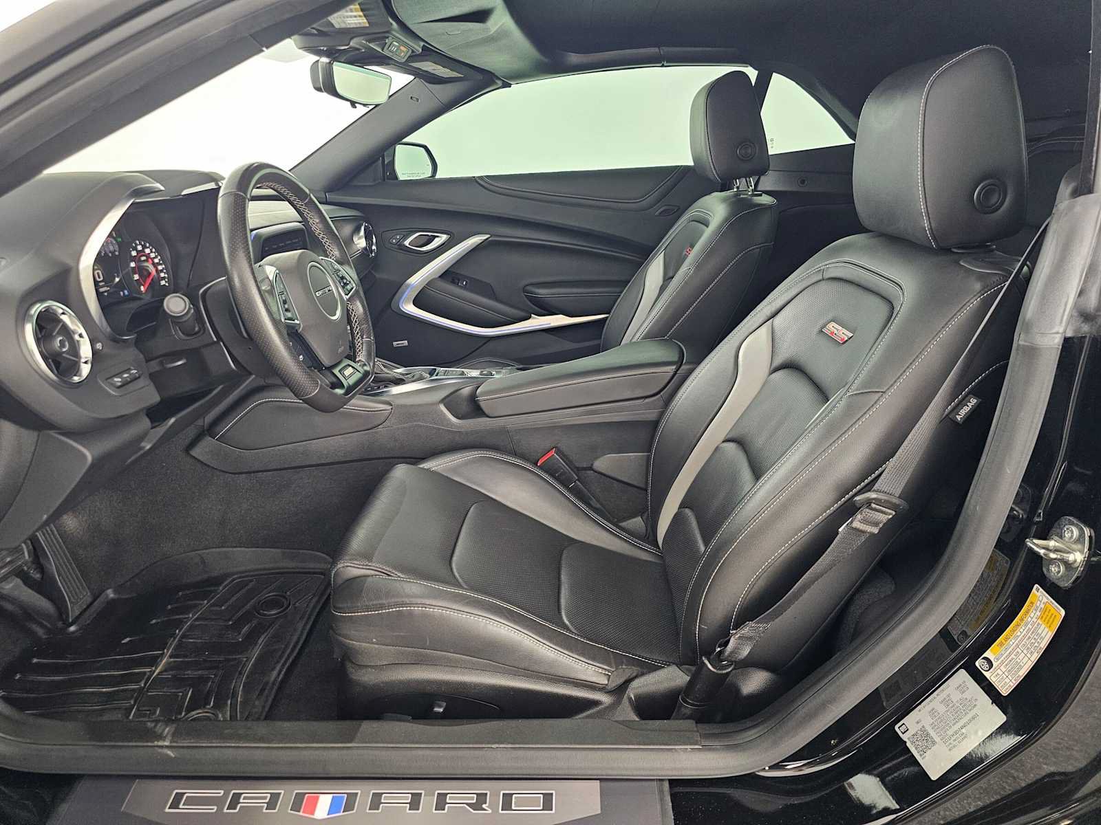 Used 2022 Chevrolet Camaro SS RWD image 18