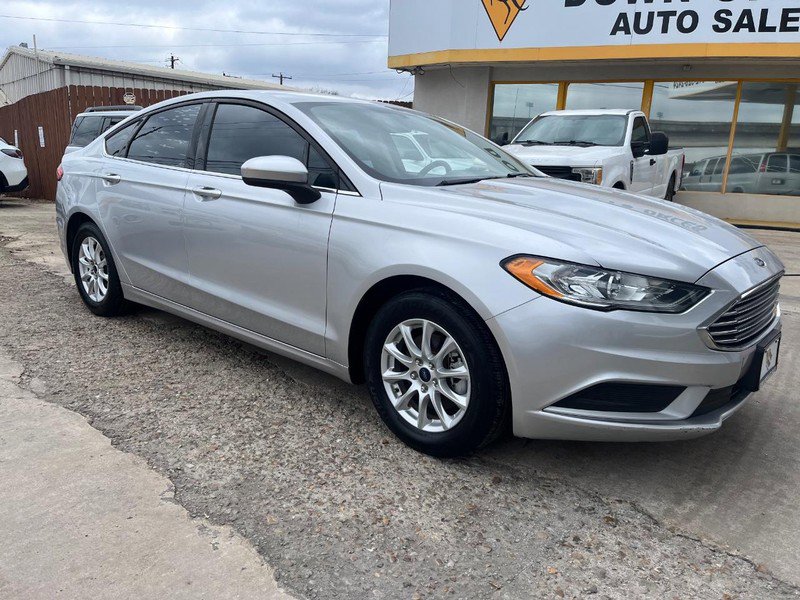 Used 2017 Ford Fusion S image 3