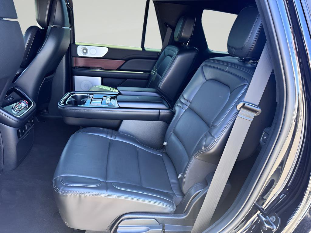 Used 2021 Lincoln Navigator Reserve AWD/4WD image 25