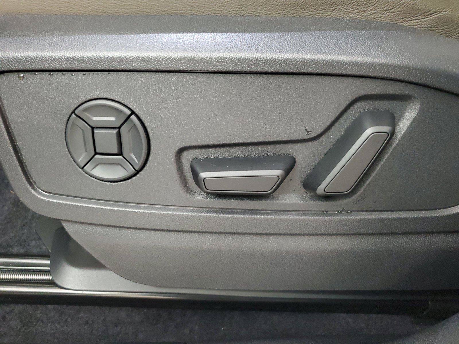 Certified 2025 Audi Q5 Premium w/ Convenience Package AWD/4WD image 21