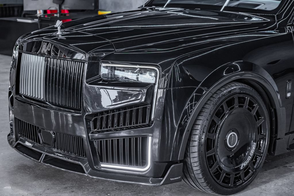 Used 2025 Rolls-Royce Cullinan AWD/4WD image 6