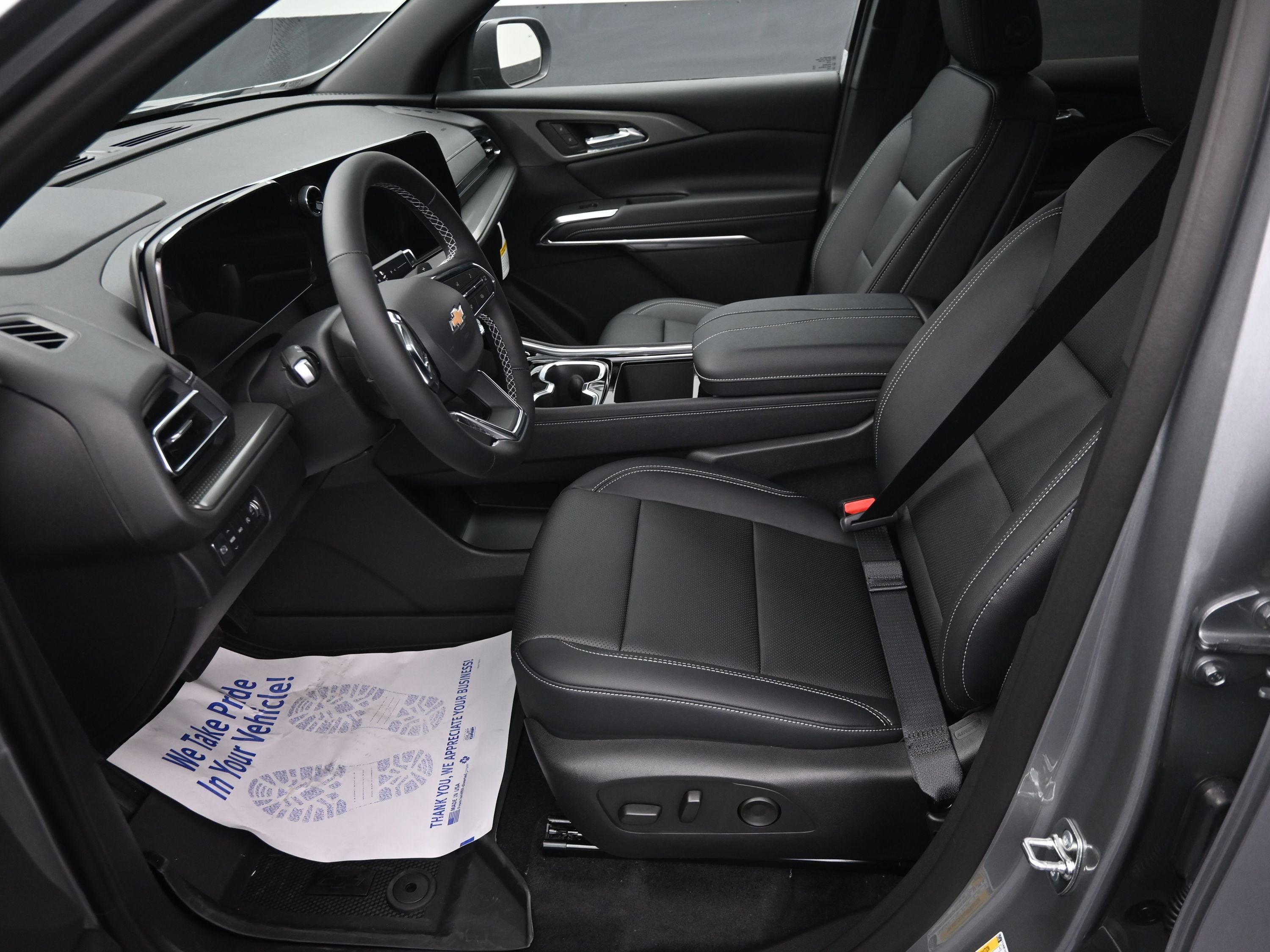 New 2026 Chevrolet Traverse LT w/ Driver Confidence Package AWD/4WD image 10