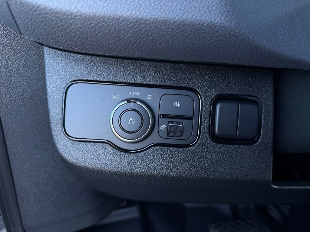 Used 2025 Mercedes-Benz Sprinter 2500 image 23