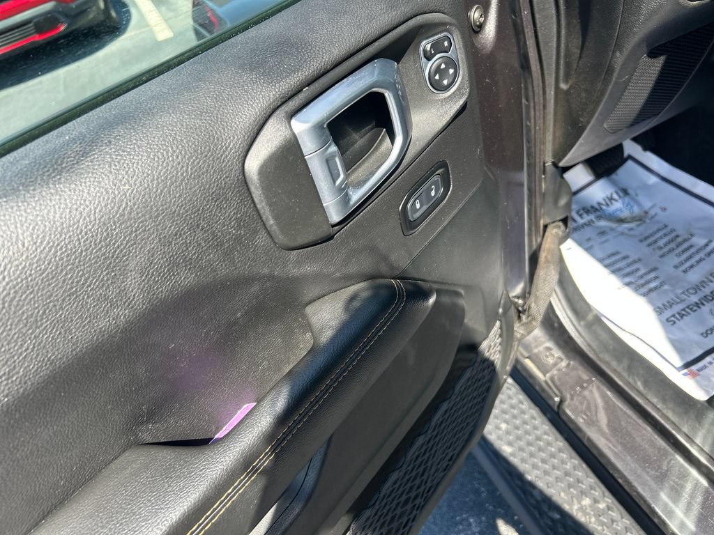 Used 2021 Jeep Gladiator Overland AWD/4WD image 11