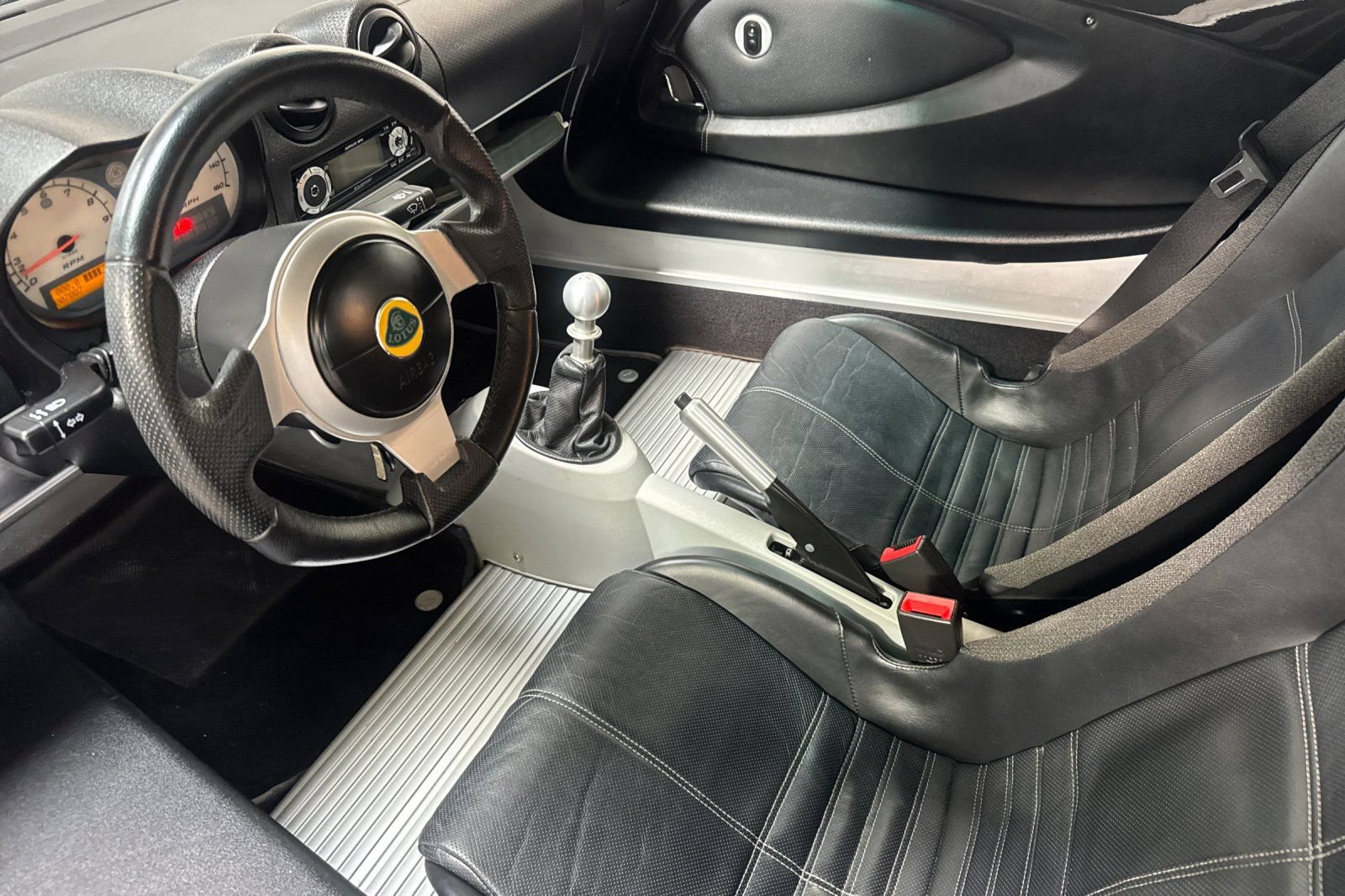 Used 2005 Lotus Elise RWD image 10