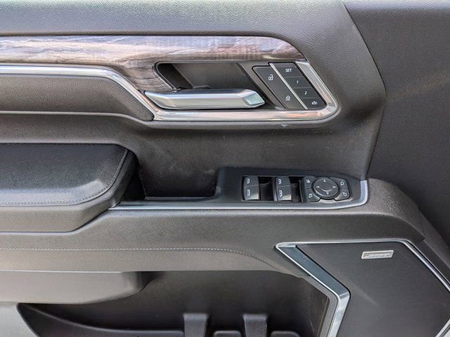 Used 2023 Chevrolet Silverado 1500 LTZ AWD/4WD image 19