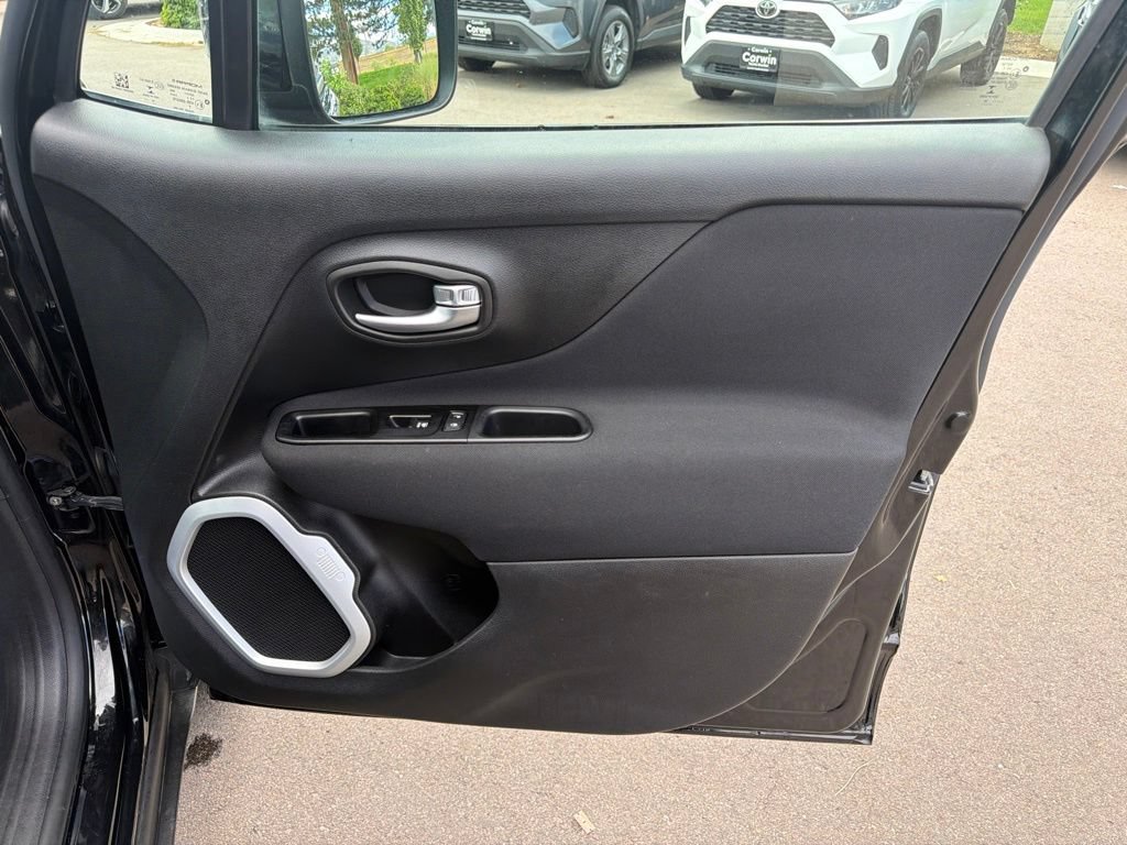 Used 2020 Jeep Renegade Latitude w/ Popular Equipment Group AWD/4WD image 11