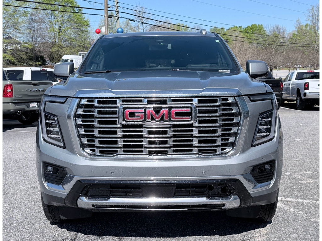 Used 2025 GMC Yukon XL Denali RWD image 3