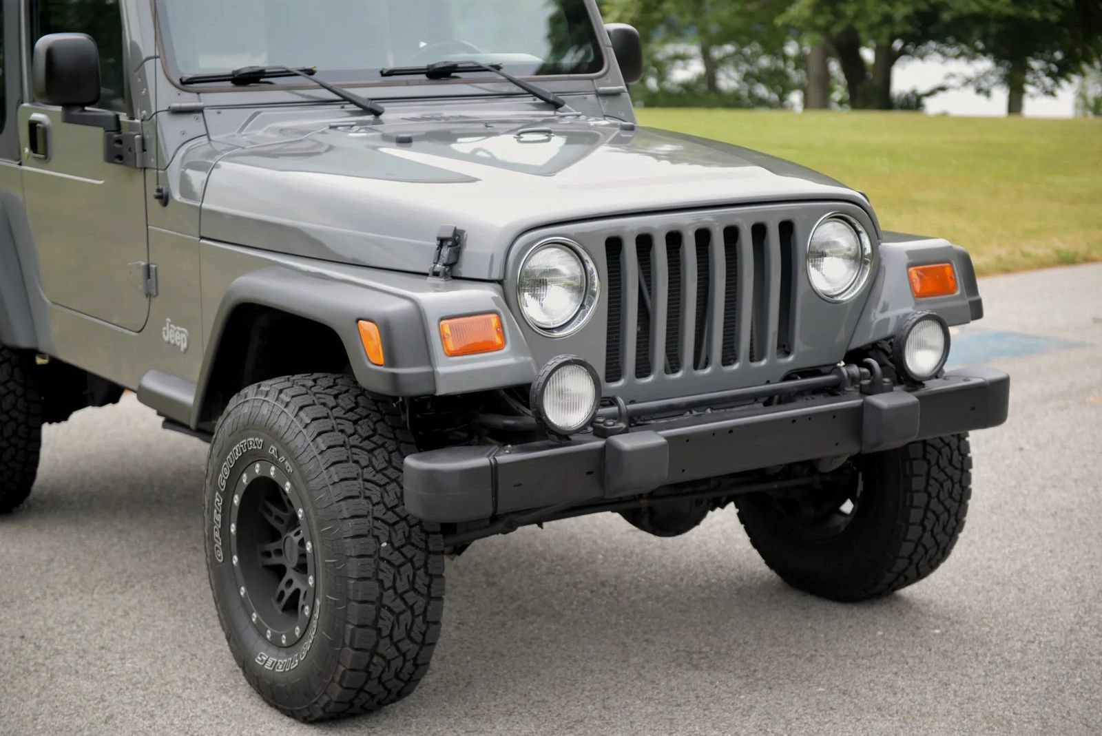 Used 2004 Jeep Wrangler 4WD w/ 30" Tire & Wheel Group image 15