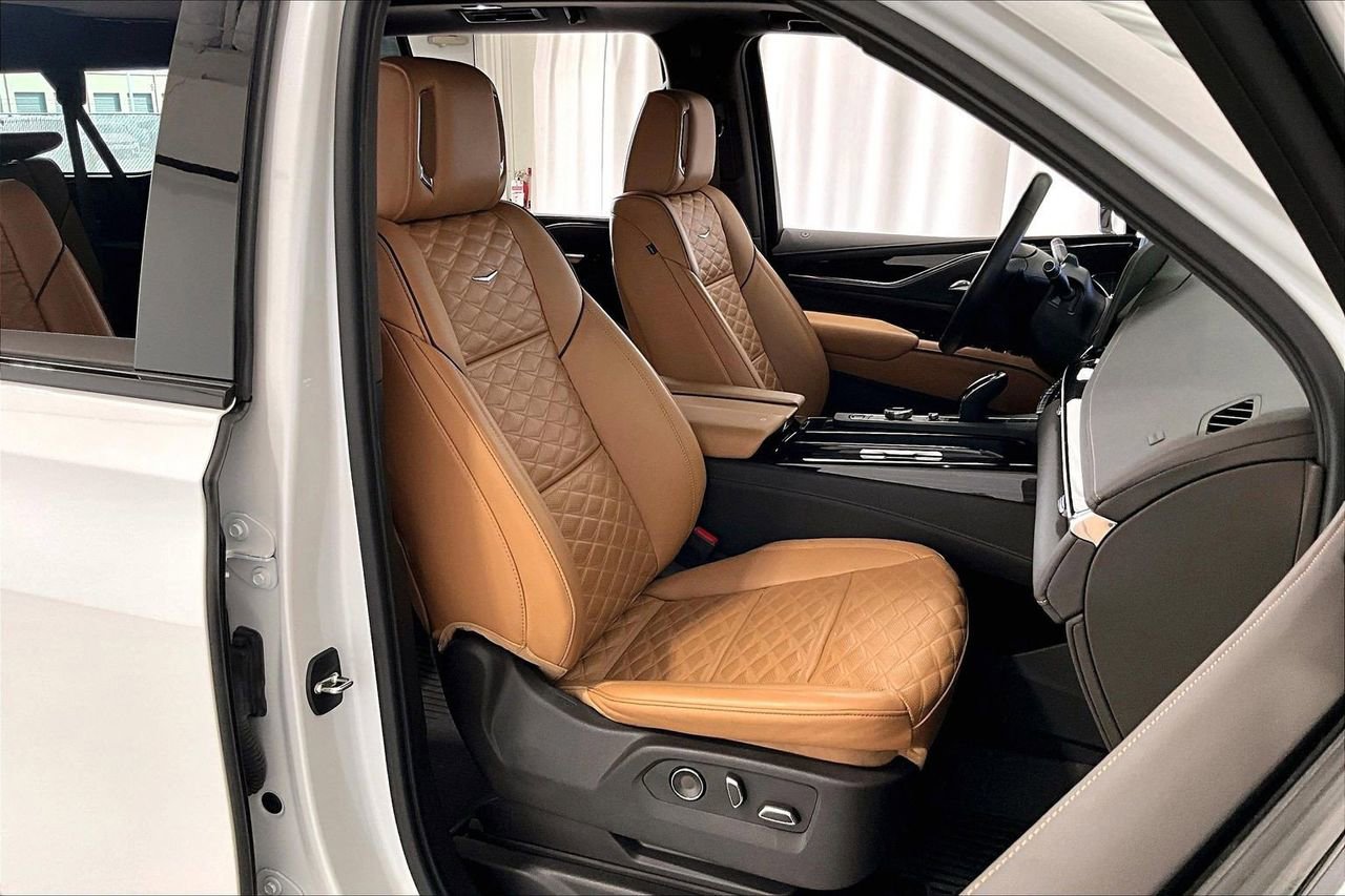 Used 2023 Cadillac Escalade ESV Sport w/ LPO, ONYX Package image 16