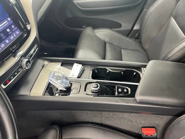 Used 2022 Volvo XC60 B5 Inscription w/ Climate Package AWD/4WD image 19