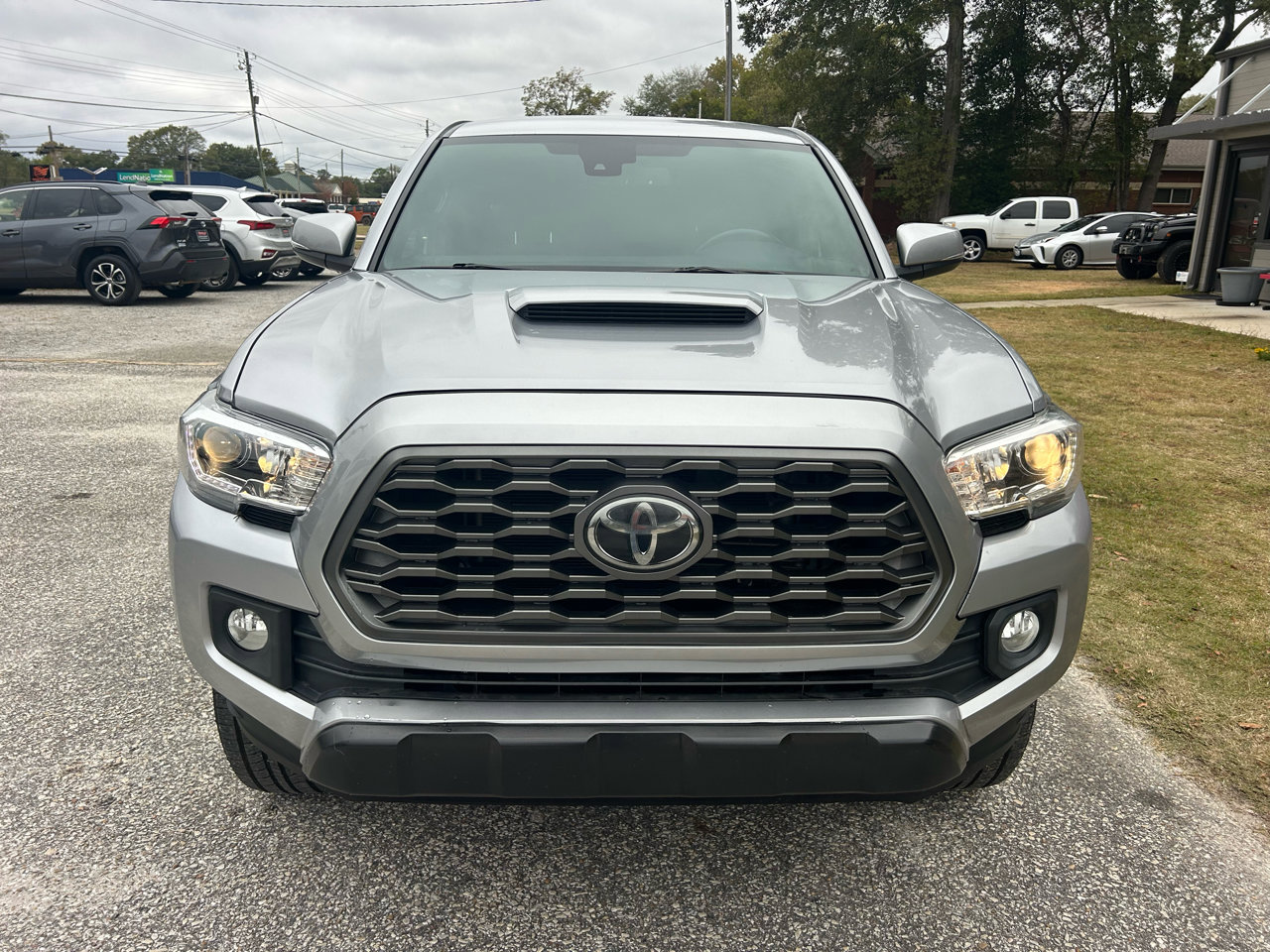 Used 2020 Toyota Tacoma TRD Sport w/ Technology Package image 2