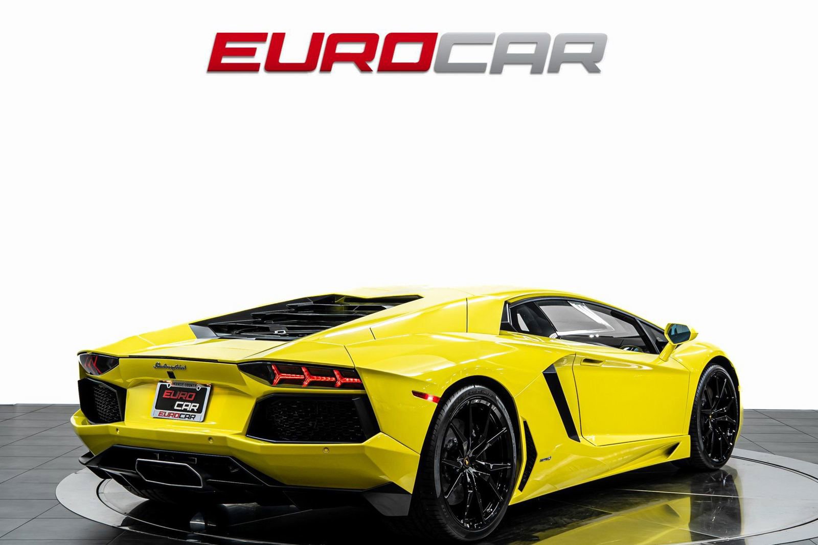 Used 2015 Lamborghini Aventador LP 700-4 image 5