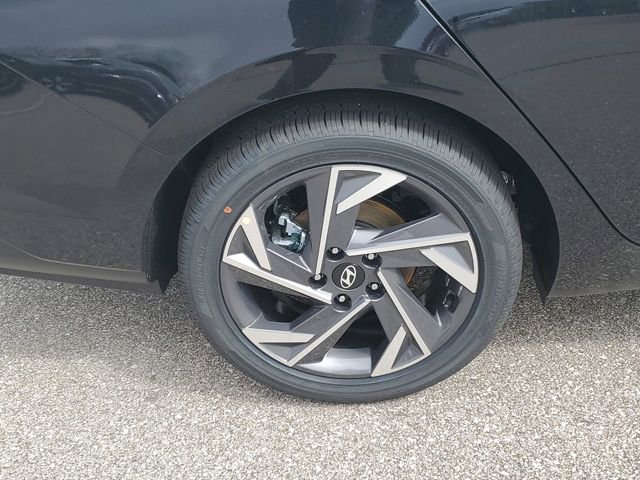 New 2026 Hyundai Elantra Limited image 5