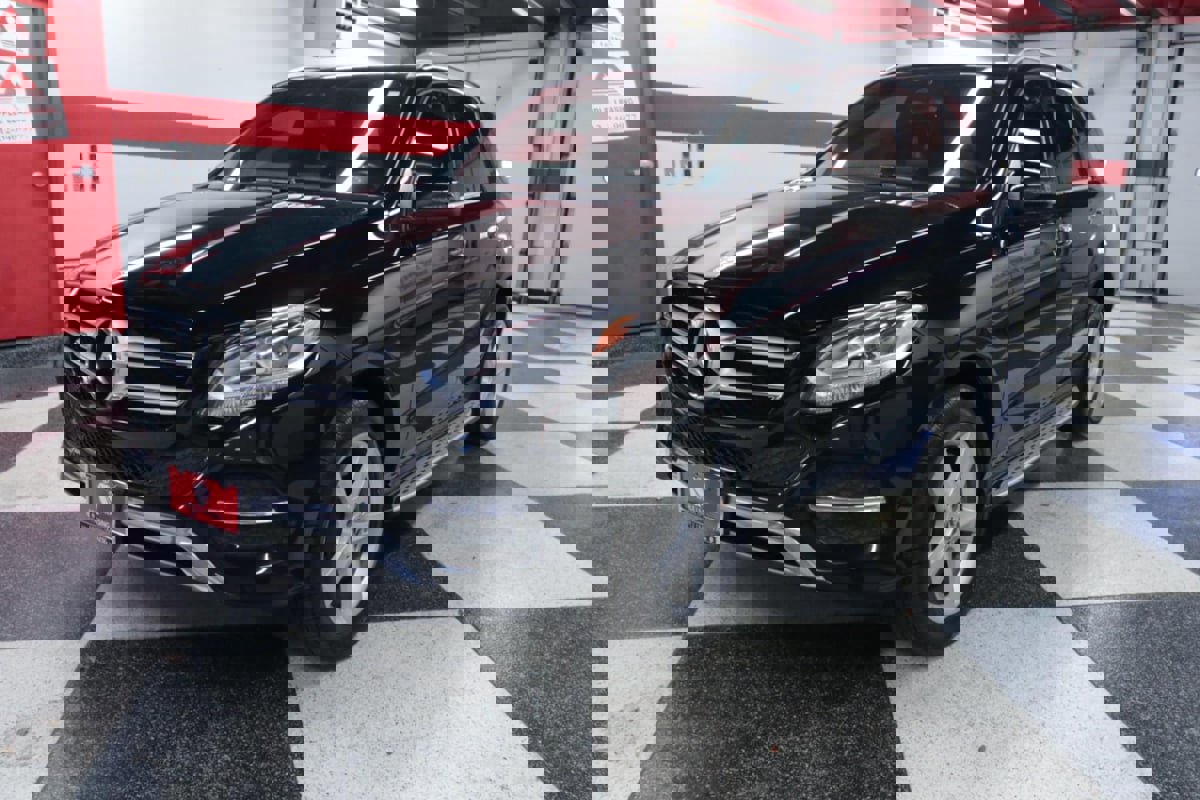 Used 2018 Mercedes-Benz GLE 350 4MATIC SUV w/ Premium 1 Package image 5