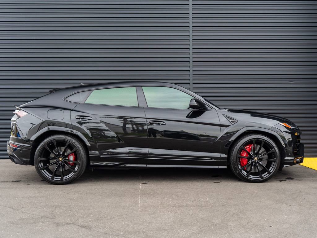 Used 2021 Lamborghini Urus image 8