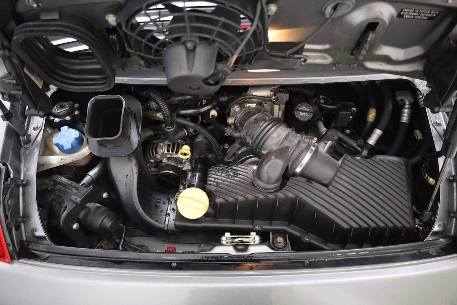 Used 2001 Porsche 911 Carrera RWD image 38