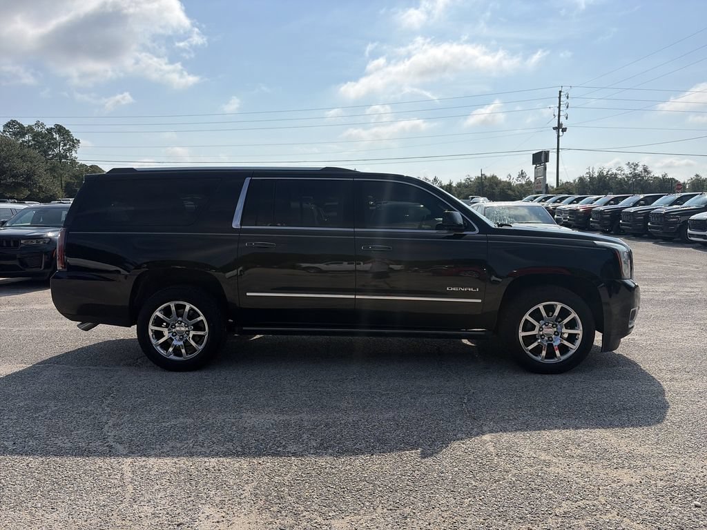 Used 2017 GMC Yukon XL Denali w/ Open Road Package AWD/4WD image 7