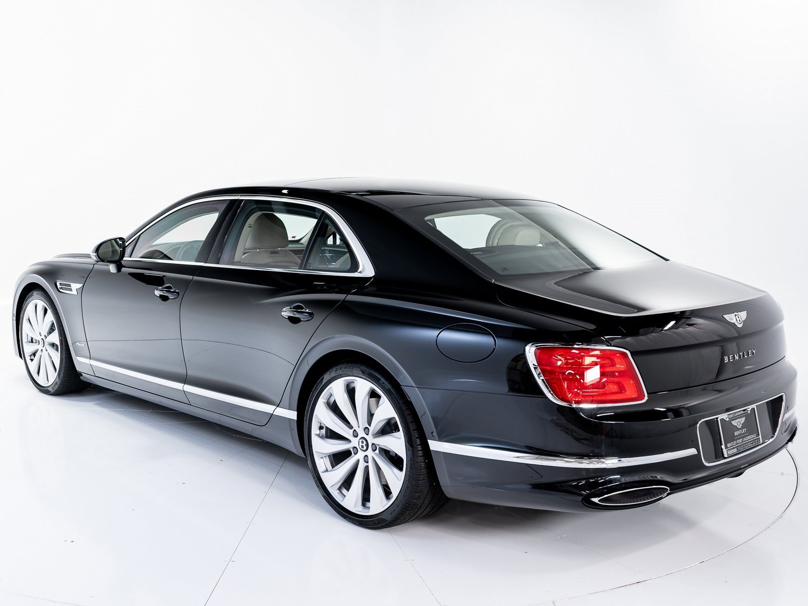 New 2026 Bentley Flying Spur Azure image 3